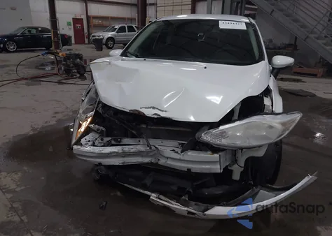 2013 Ford Fiesta Se z USA, uszkodzony, nr VIN 3FADP4EJ8DM194534